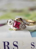 アンティークルビークロスオーバーリング　ダイヤモンド　指輪　イギリス