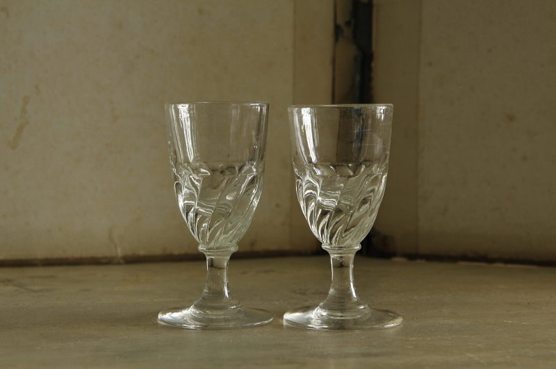 アンティークリキュールグラス　フランス　型吹きガラス