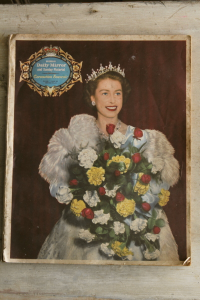 アンティークマガジン　イギリス　コロネーション　エリザベス女王　戴冠記念