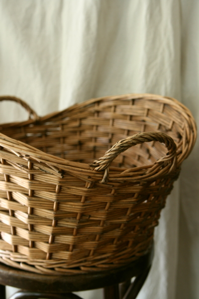 イギリスアンティーク 飴色のバスケット イギリスアンティーク 飴色のバスケット インテリア小物