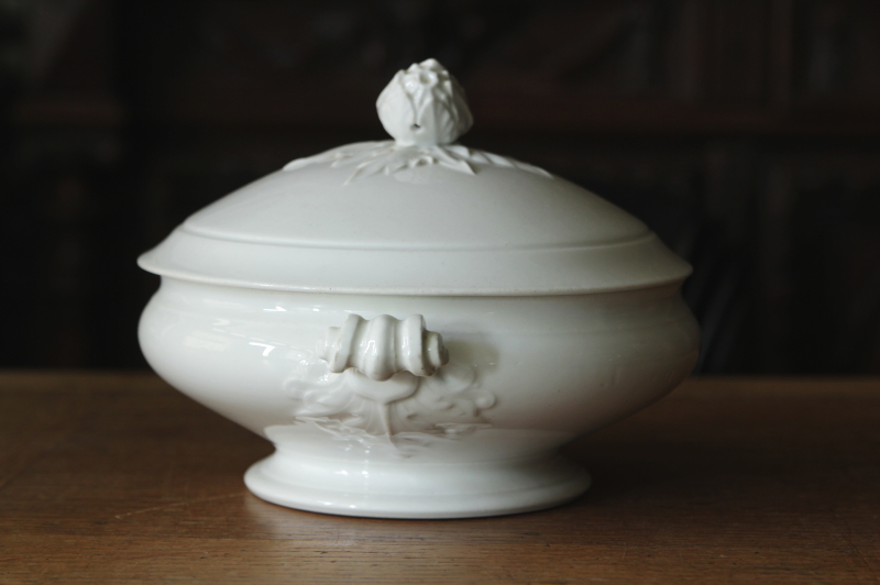Eririnさま専用　フランス　スーピエール アンティーク白磁スーピエール フランス アカンサス 【Antiques