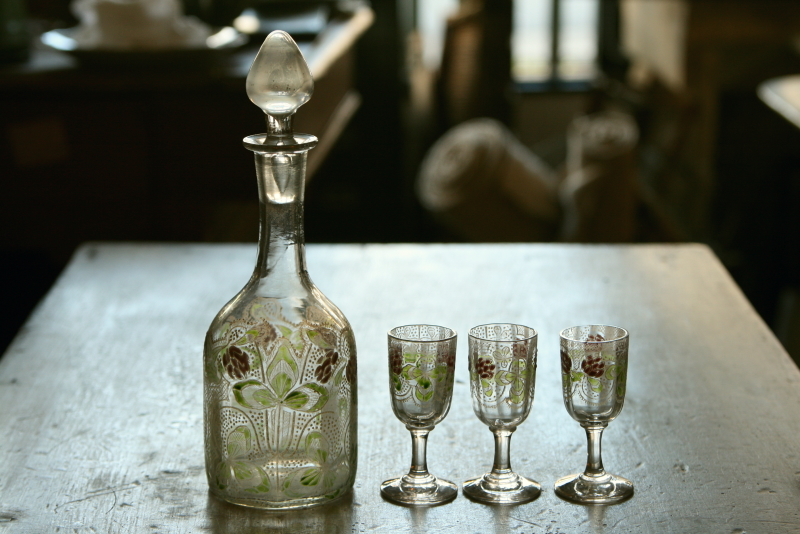 フランスアンティークエナメル彩デキャンタv