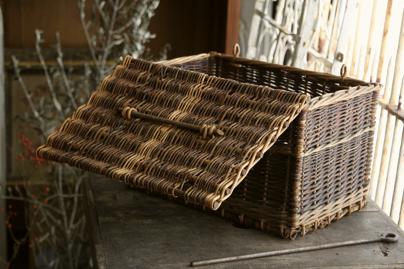 イギリス　アンティークバスケット アンティークハンパーバスケット イギリス 【Antiques Truffle