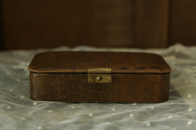 アンティークジュエリーボックス イギリス レザー張り 【Antiques 