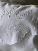 アンティークベッドリネン　刺繍　コットンナイティケース　クッション　ツバメ　イギリス