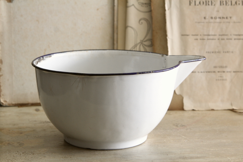 アンティークホーローリップドボウル イギリス 片口ボウル