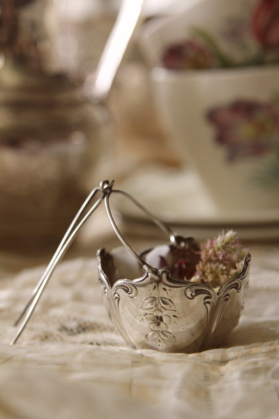 アンティークティーストレーナー　花のエングレービング　茶こし　紅茶道具　フランス
