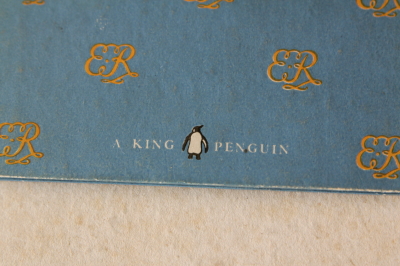 AeB[NubN@Ï@CMX@GUxX1@~jA`[ king penguin book carl winter elizabethan miniatures