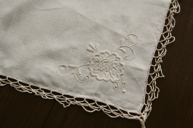 アンティークフランス 盛上げ花刺繍ニードルワーク