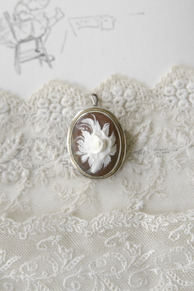 アンティークシェルカメオ 薔薇ローズ ペンダントブローチ