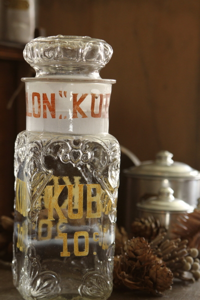 アンティークガラスジャー　ブイヨン　BOUILLON KUB フランス　ガラス瓶