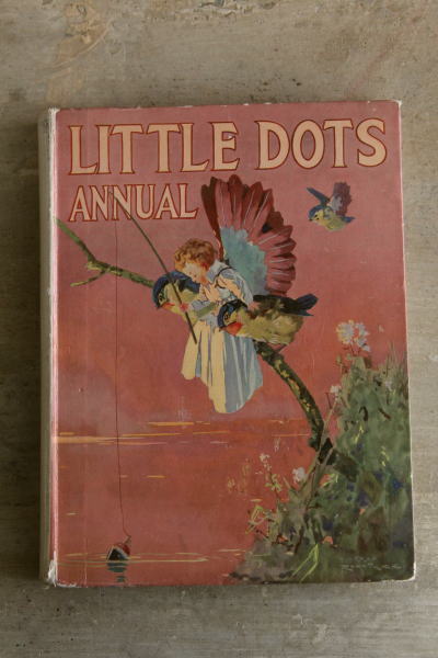 アンティークブック　イギリス　児童書　LITTLE DOTS ANNUAL