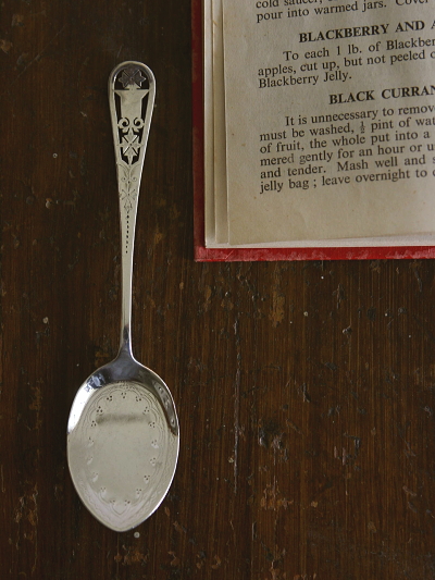 和光 シルバー バターナイフ ジャムスプーン アンティーク アンティークシルバーバターナイフ イギリス シダ 【Antiques Truffle