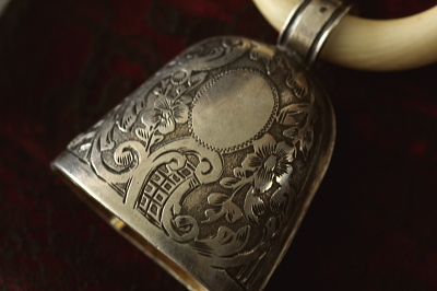 アンティークシルバーベビーラトル 小鳥 蝶 象牙 フランス 20171013