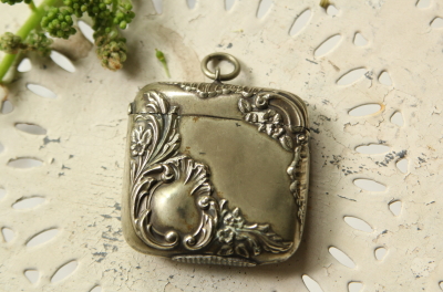 アンティークシルバー　マッチケース Yahoo!オークション - 英国アンティーク シルバー マッチ箱