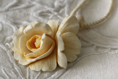 アンティークアイボリーローズ薔薇象牙　ネックレス　ペンダント　ヴィクトリアンジュエリー　フランス　イタリア　ドイツ　イギリス