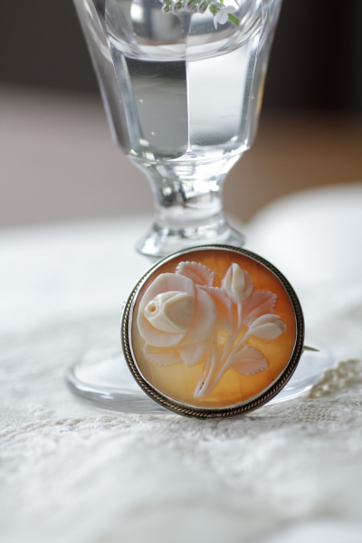 アンティークシェルカメオ 薔薇ローズ ペンダントブローチ