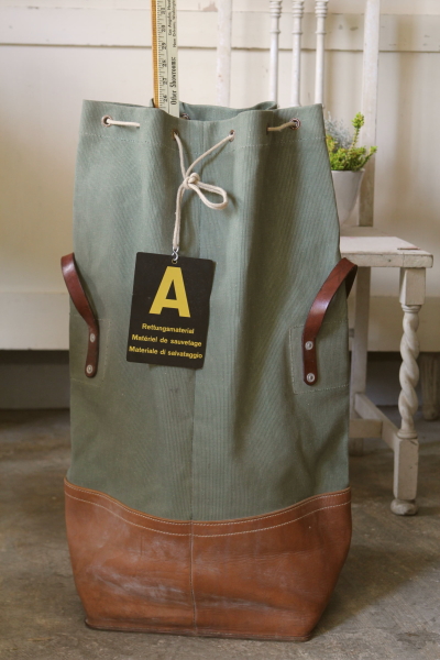 ヴィンテージバッグ 軍モノ スイス ダッフルバッグ 【Antiques
