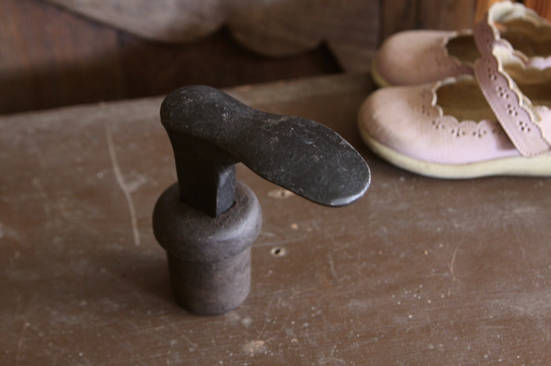 アンティーク靴型 子供靴 アイアンツール イギリス 20180112 【Antiques Truffle 京都 鹿ケ谷】