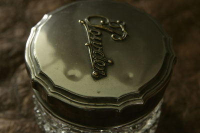 イギリスアンティーク　パウダーケース アンティークプレスガラスパウダーケース イギリス 【Antiques