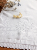 アンティークダマスクゲストタオル　シャムロックの刺繍　つるバラ　イギリス