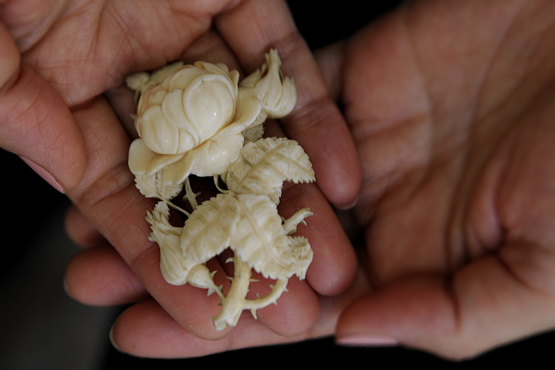 アイボリーブローチ　象牙　薔薇ローズ　ヴィクトリアン　アンティークジュエリー　イギリス　フランス　ドイツ