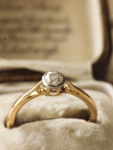 ヴィンテージオールドヨーロピアンカットダイヤモンドリング　アンティークエンゲージリング　ウェディング　婚約指輪　ソリテールリング　18カラットゴールド　イギリス