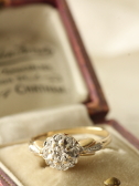 ヴィンテージダイヤモンドリング　アンティークエンゲージリング　ウェディング　婚約指輪　クラスターリング　9カラットゴールド　イギリス