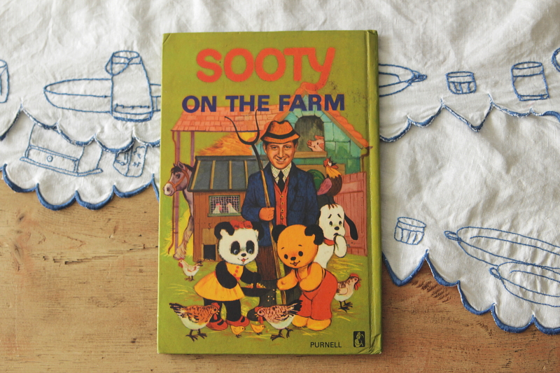 アンティーク　古書　絵本　スーティー　SOOTY イギリス