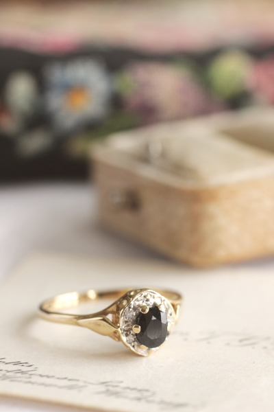 アンティークサファイアリング　ダイヤモンド　イギリス　指輪　ヴィンテージジュエリー