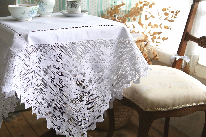 アザミのクロッシェブレード　リネンテーブルクロス　イギリス アンティークストリュフ