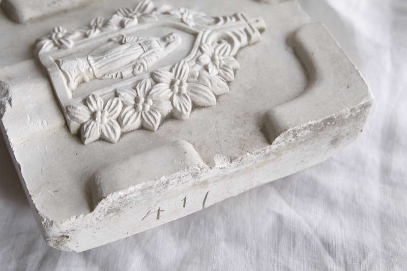 聖水盤の石膏型　聖母マリア　フランス　 アンティークストリュフ