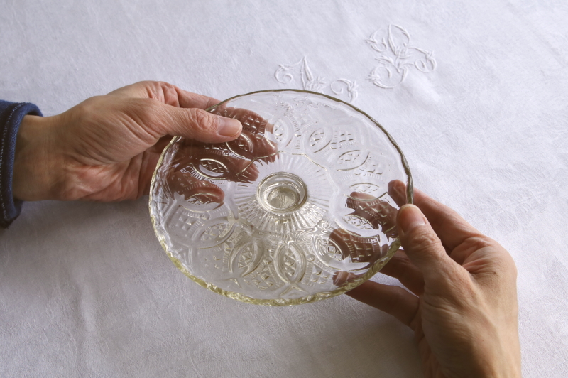 プレスガラスミニケーキスタンド　ヴィクトリアン アンティークストリュフ