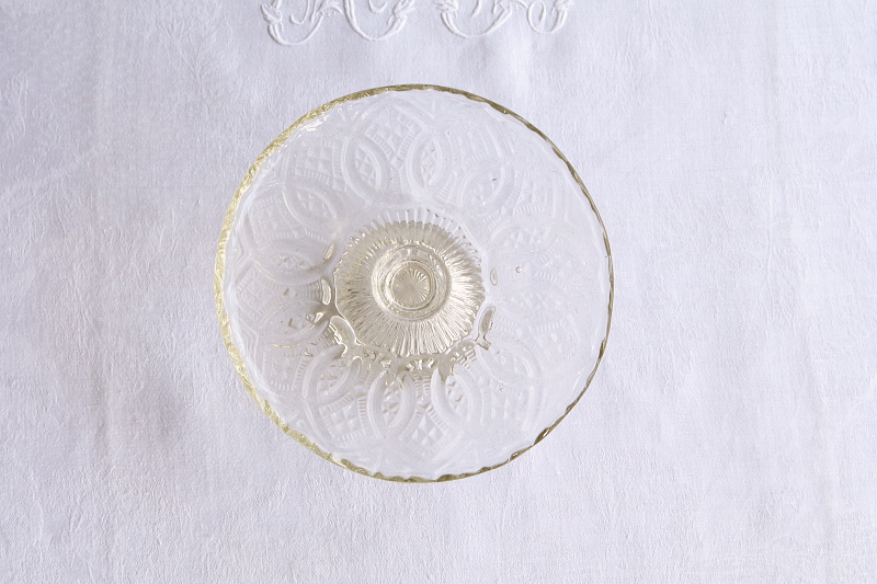 プレスガラスミニケーキスタンド　ヴィクトリアン アンティークストリュフ