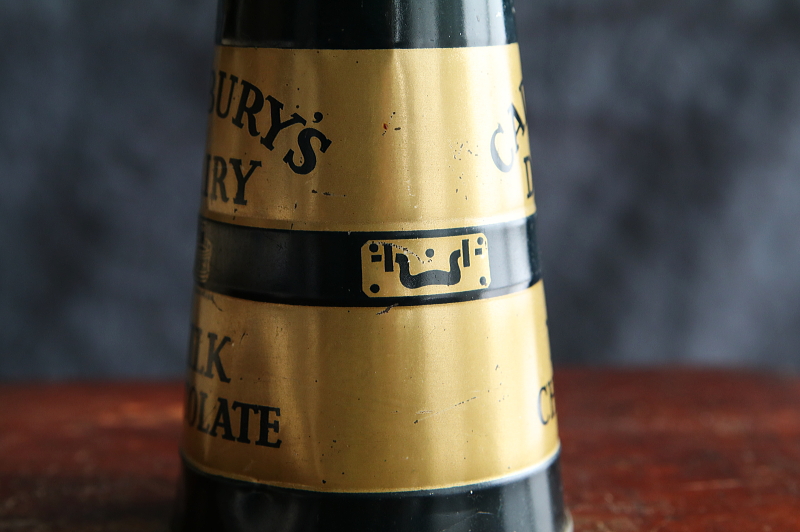 ミルクチャーン型 キャドバリーチョコレートティン CADBURY イギリス アンティークストリュフ