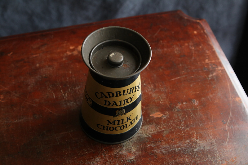 ミルクチャーン型 キャドバリーチョコレートティン CADBURY イギリス アンティークストリュフ