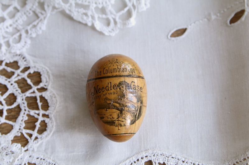 卵型のニードルケース　the columbian egg ドイツ　アンティークストリュフ