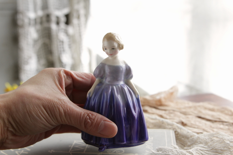 アンティークロイヤルドルトン　フィギュリン　marie royal doulton イギリス