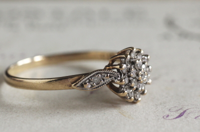 アンティークダイヤモンドフラワークラスターリング　ヴィンテージジュエリー　エンゲージリング　婚約指輪　イギリス