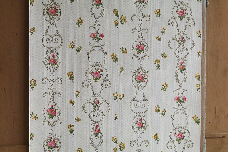 小薔薇のウォールペーパー　フランス　アンティークストリュフ 20250919