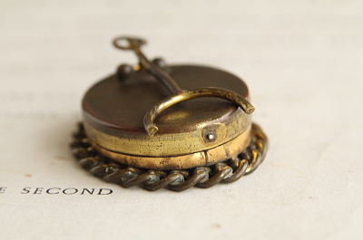 チェーンフレーム　オーバルフォトフレーム　ヴィクトリアン　イギリス アンティークストリュフ