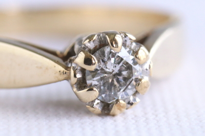 アンティークダイヤモンドソリテールリング　エンゲージリング　指輪　ブリリアントカット　K9ゴールド　イギリス