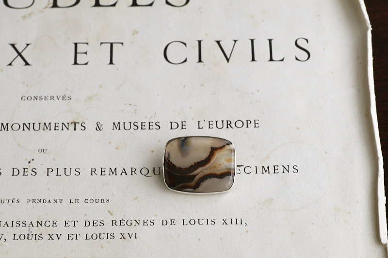 シルバーフレーム　アゲートブローチ　イギリス アンティークストリュフ