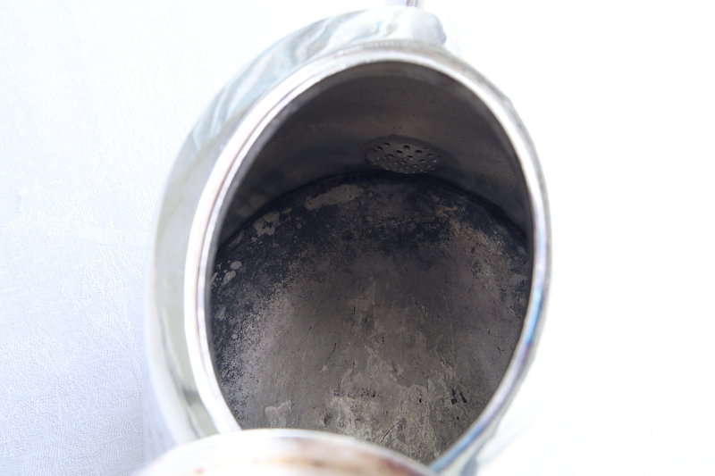 花のエングレービングのティーポット　ヴィクトリアン　イギリス アンティークストリュフ