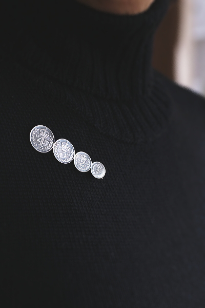 ヴィクトリア女王　モーンディマネーブローチ　イギリス アンティークストリュフ 20251118