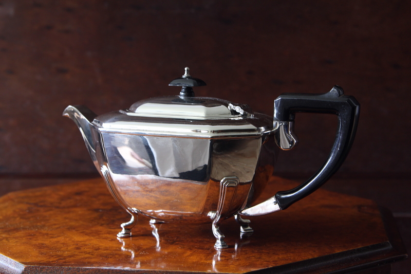 アンティークシルバーティーポット　アールデコ　紅茶器　francis haward　イギリス