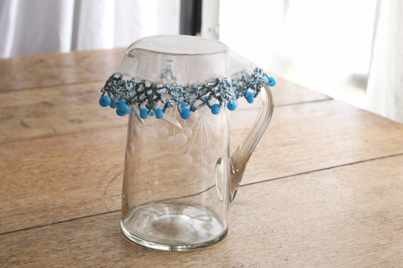 ガラスビーズのジャグカバー　イギリス アンティークストリュフ