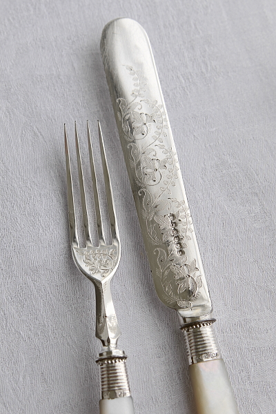 マザーオブパールハンドル　デザートナイフ&フォーク　ヴィクトリアン　イギリス アンティークストリュフ