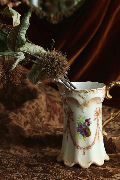 スミレとワスレナグサ　リボン飾りジャグ　イギリス アンティークストリュフ