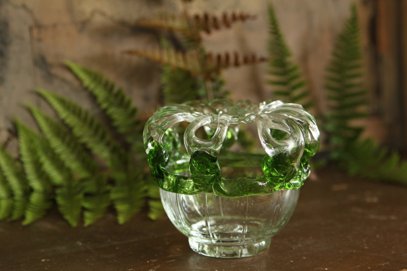 アンティークガラス花器　グリーン　イギリス　ヴィクトリアン